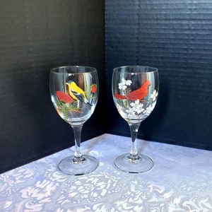 RARE Arcoroc France Bird Wine Glasses - Set of 2