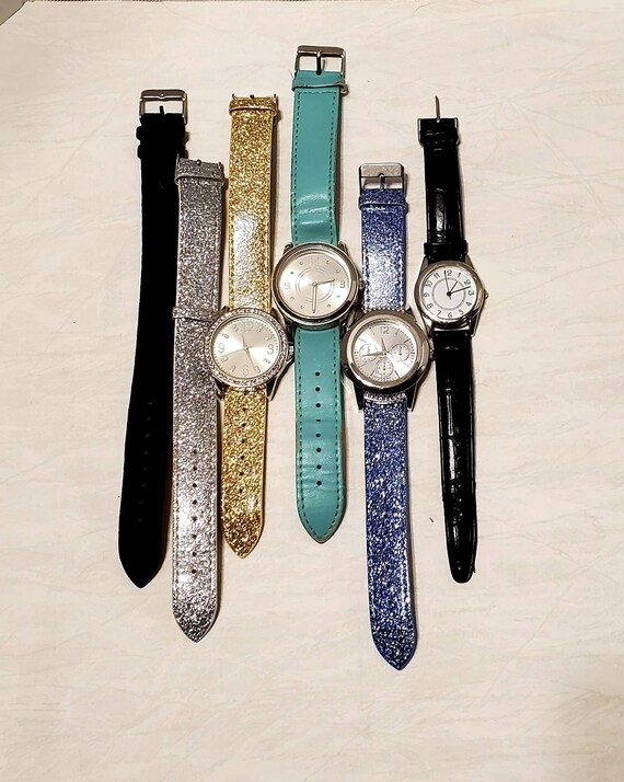 Ladies Wrist Watch Lot - Lot of 4 Watches and 2 e… - image 2