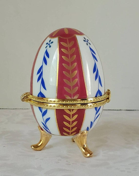 Egg-Shaped Porcelain Trinket Box black Edging German porcelain egg shape trinket box Jewelry Holderdesign JW White with butterfly Motifs