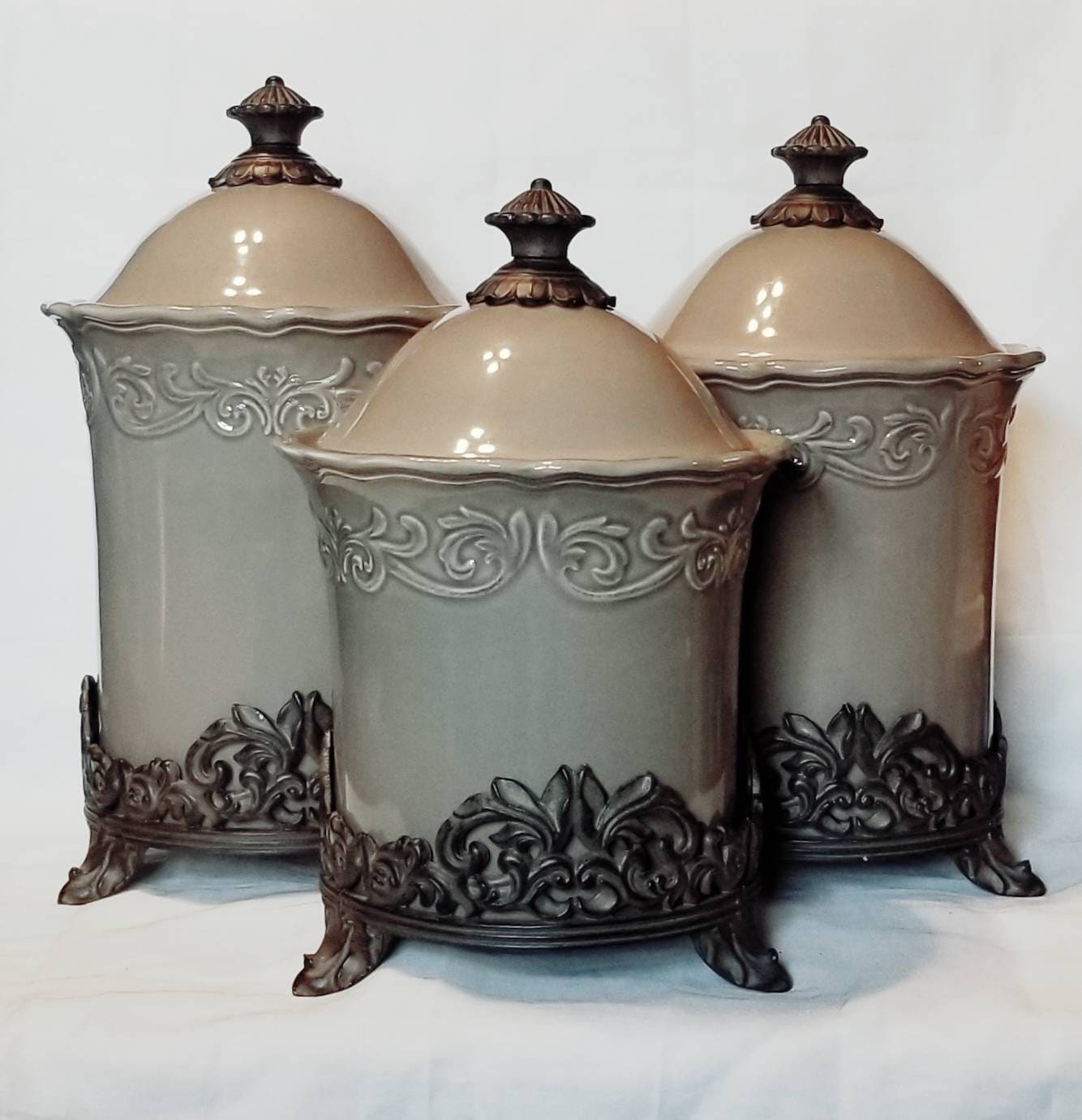 Chris Madden Corvella Taupe Canister Set Set of 3 Canisters - Etsy Sweden Chris Madden Corvella Taupe Canister Set Set of 3 Canisters - Etsy Sweden