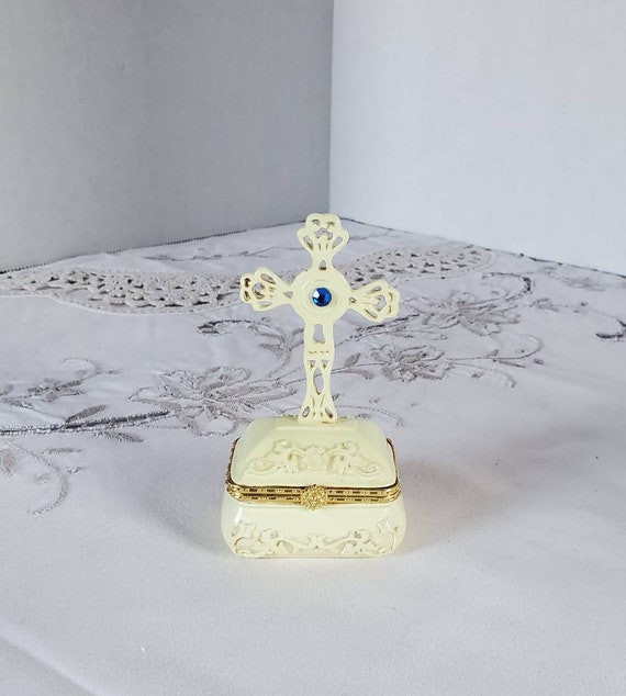 Vintage Metal Cross Pill Box/Trinket Box - image 1