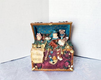 Vintage Sankyo Holiday Chest Music Box