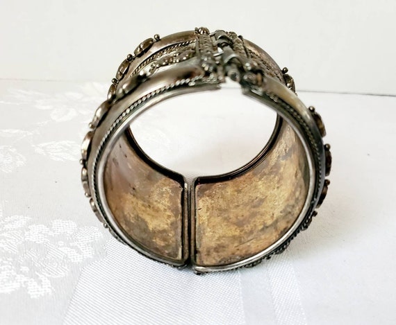 Vintage Metal Cuff Bracelet - image 4