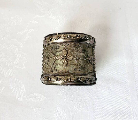 Vintage Metal Cuff Bracelet - image 7