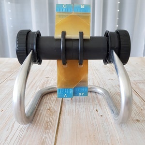 Dispositivo de arquivo de cartão rotativo Rolodex vintage original e autêntico, roda pequena para cartões pequenos