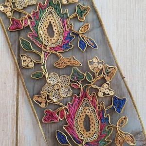 Bellissimo taglio Sari ricamato