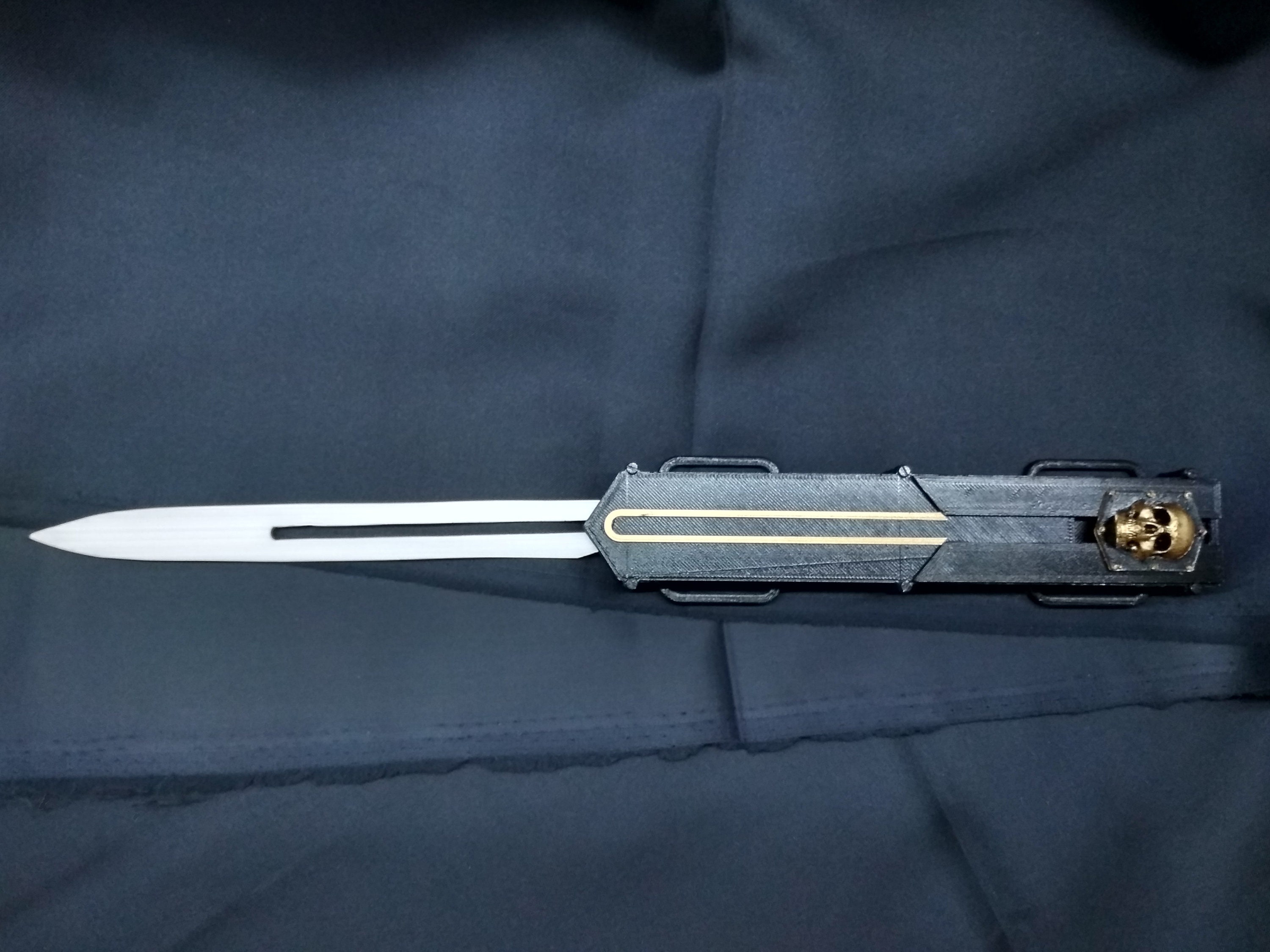 assassin's creed hidden blade black flag
