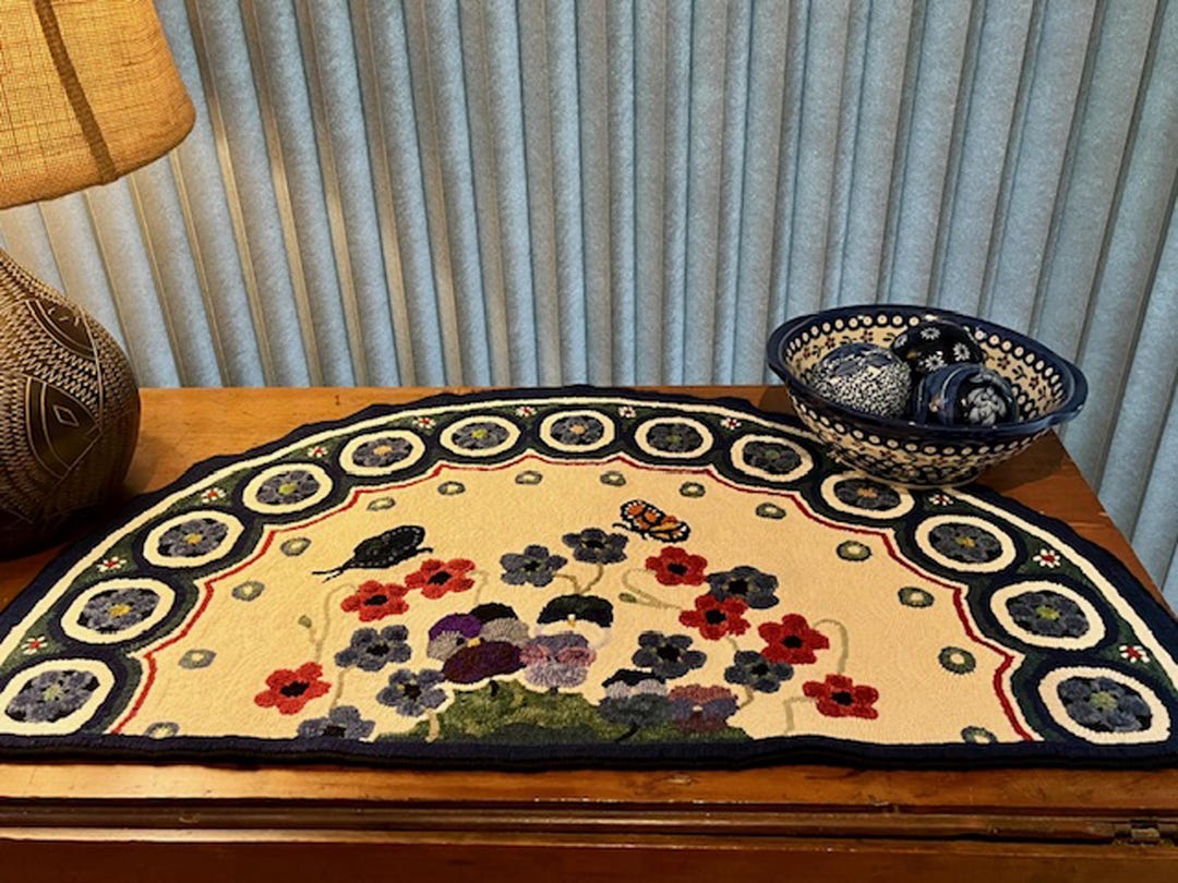 Hooked Rug – “poppies and Pansies” - Etsy