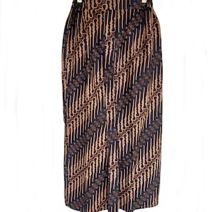 Batik Sarong Skirt: Traditional Javanese Kebaya Skirt