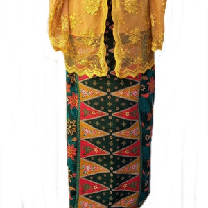 Green Batik Sarong Skirt: Cotton Kebaya Skirt
