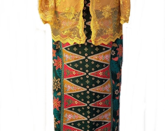 Green Batik Sarong Skirt: Cotton Kebaya Skirt