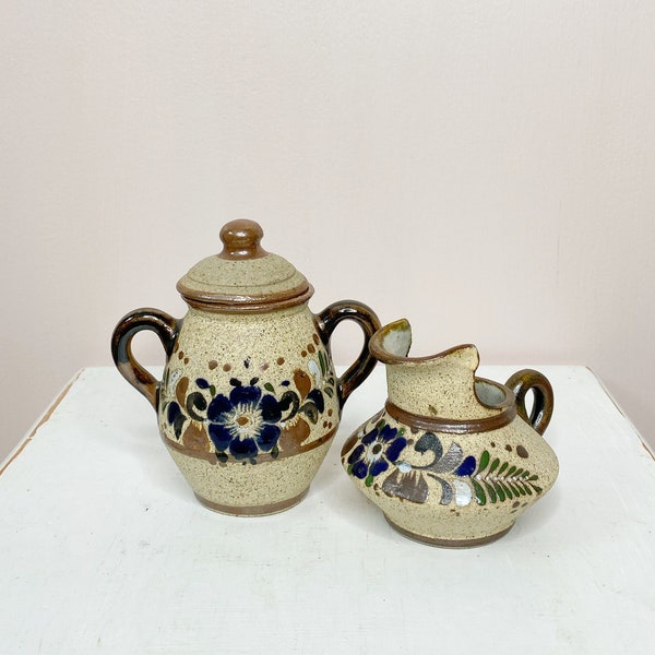 Mexicain folk art pottery creamer and sugar bowl, Netz handcrafted pottery cream and sugar set