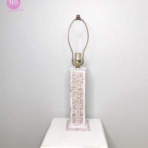 Lampada fiori intagliati, Lampada in legno fatta a mano, Lampada antica e unica