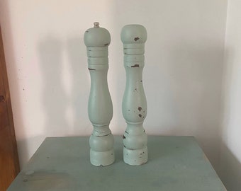 Painted Salt and pepper set, wooden pepper grinder and salt shaker, boho salt and pepper