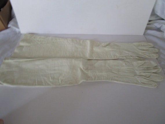 Vintage Women's Long Kid (Leather) Gloves Pearl B… - image 5