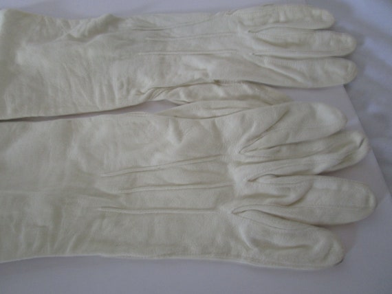 Vintage Women's Long Kid (Leather) Gloves Pearl B… - image 4