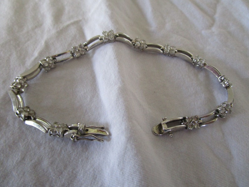 Vintage White Gold Filled /& Faux Diamond Fancy Link Bracelet
