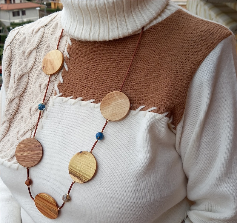 Wooden and resin necklace