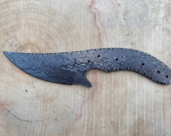 Coltello Skinner Damasco grezzo - Forgiato a mano - Caccia tattica in acciaio ad alto tenore di carbonio 1095