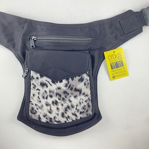 Unisex fanny pack/shoulder bag/Faltriquera model &quot;Stiching&quot;. Travel bag. Hip Bag. Holster bag. Adjustable strap. Cotton Canvas.