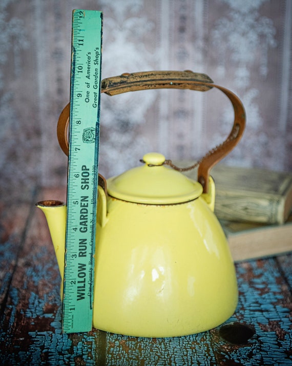 Retro hotsell yellow kettle