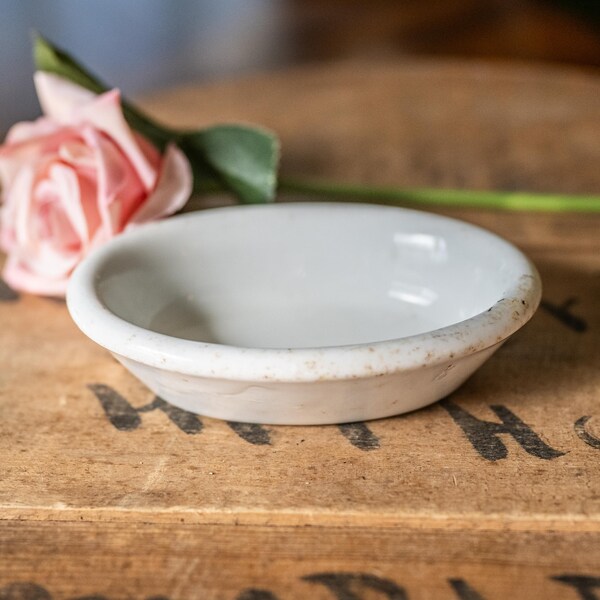 Farmhouse white ironstone soap dish, oval, simple Victorian era antique