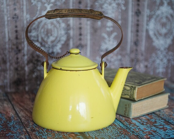 Retro deals yellow kettle
