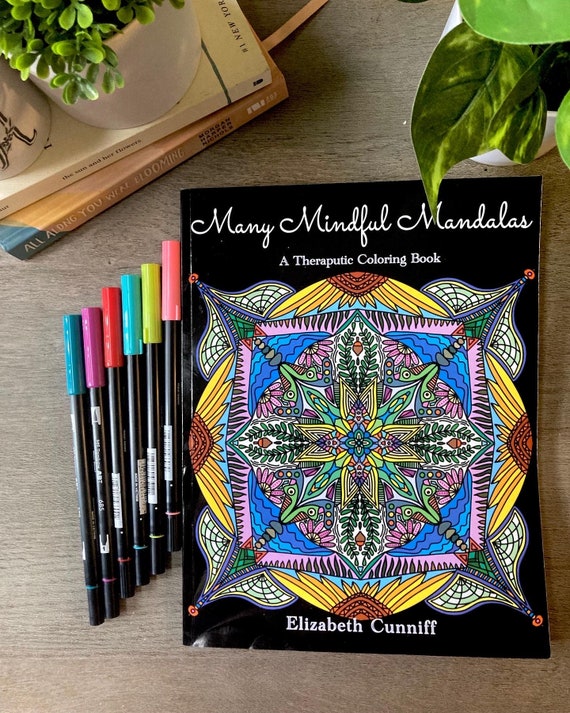 Mandala Coloring Book for Adults: Therapeutic Zentangles