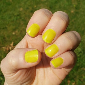 Neon Fluorescent Yellow Real Nail Polish Wraps, Yellow Nail Stickers, Yellow Nail wraps, Yellow Nail strips, nail wraps, nail stickers