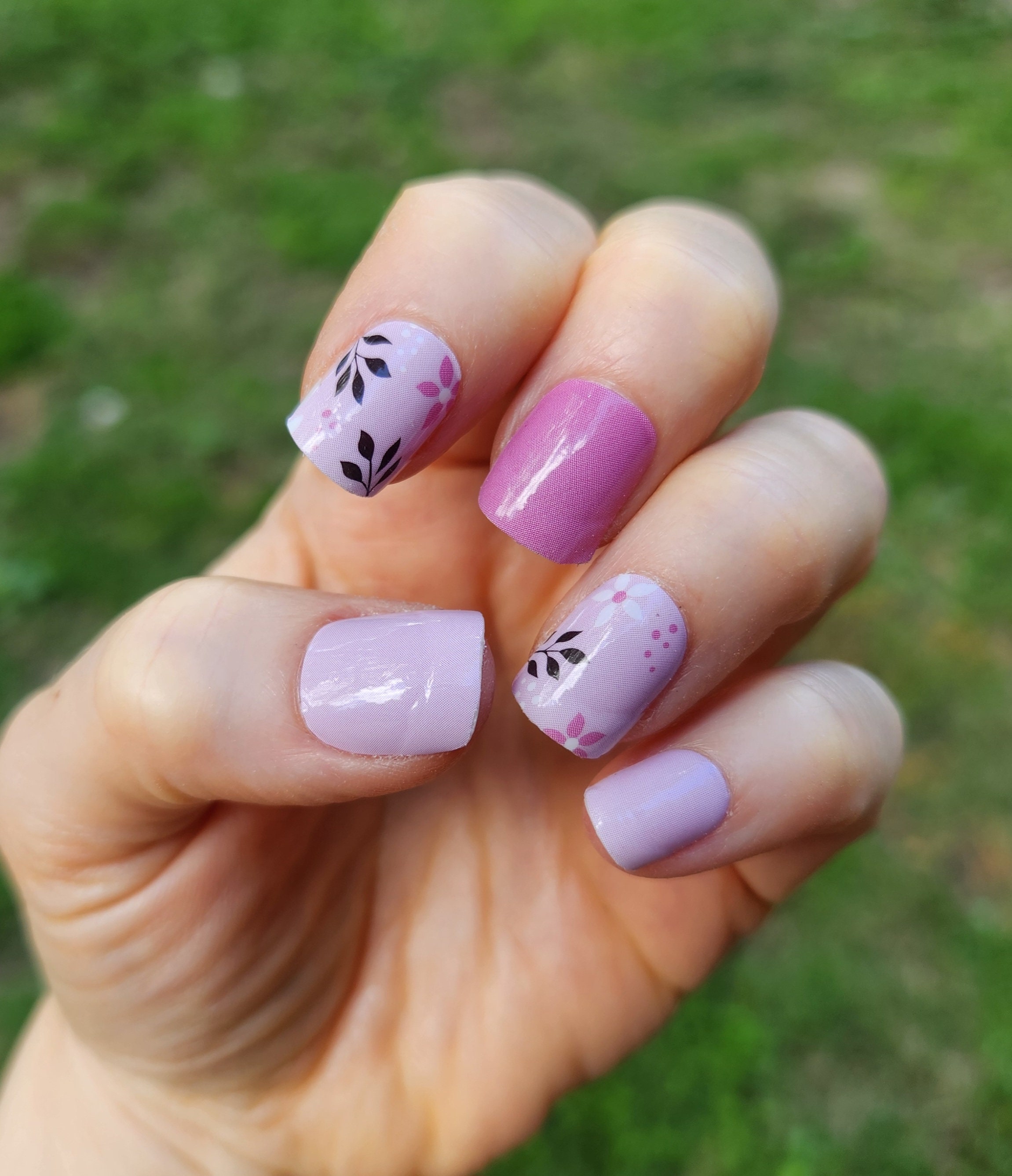 Flower Nails Pink Flower Nails, Flower Nail wraps, Pink nail wraps, Purple nail polish, Pink nail stickers, Flower nail stickers