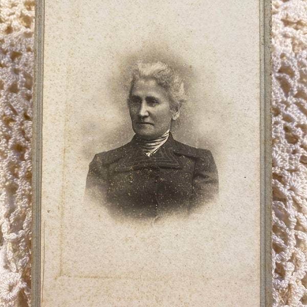 Carte de Visite French CDV, lady with grey hair, 1880s, photo card