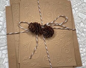 Variatie 1: lichtbruin papier met kerstthema en reliëf, 8 verschillende ontwerpen - ephemera scrapbooking voor junkjournalen