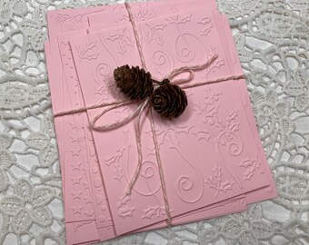Variatie 1: roze pastelpapier met kerstthema in reliëf, 8 verschillende ontwerpen - ephemera scrapbooking voor junkjournalen