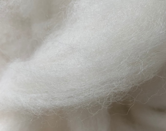 100% Alpaca Roving / Blanco / Todo Natural / Producto de los EE.UU. / Alpacas criado en ND / Procesado en el Molino de Fibra Dakota