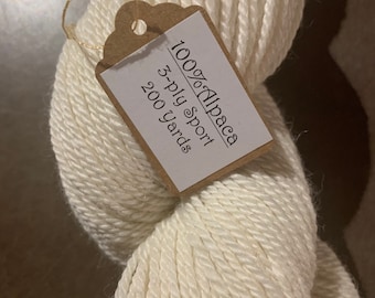 100% Alpaca Yarn/ 3-ply DK Sport / All Natural / White Yarn / Product of the USA / North Dakota raised / Mill spun en Dakota Fiber Mill, ND