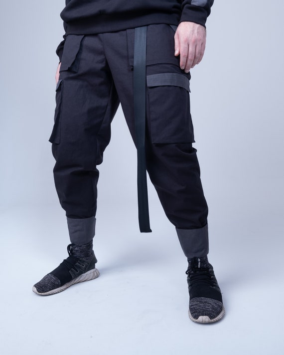 black cargo pants tapered