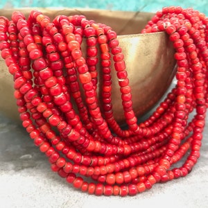 Strand of Venetian whitehearts, 1900&#39;s, murano glass beads, cornaline d&#39;Aleppo, old Venetian beads, African trade beads, spacer beads, 55 cm