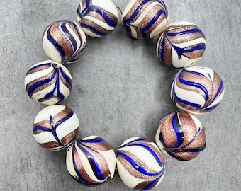 2 vintage murano glass beads, Venetian beads with aventurine, beautiful vintage feather beads, vintage lampwork beads for jewelry making