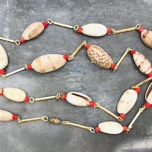 Snäckhalsband med vintage Murano-glaspärlor, sautoirhalsband med venetianska pärlor, venetianskt halsband, snäcksmycken, Murano-smycken