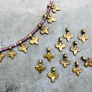 20 piccoli ciondoli portafortuna, ciondoli portafortuna a forma di moneta, ciondoli a disco per la creazione di gioielli, ciondoli per braccialetti, ciondoli portafortuna, ciondoli a forma di disco