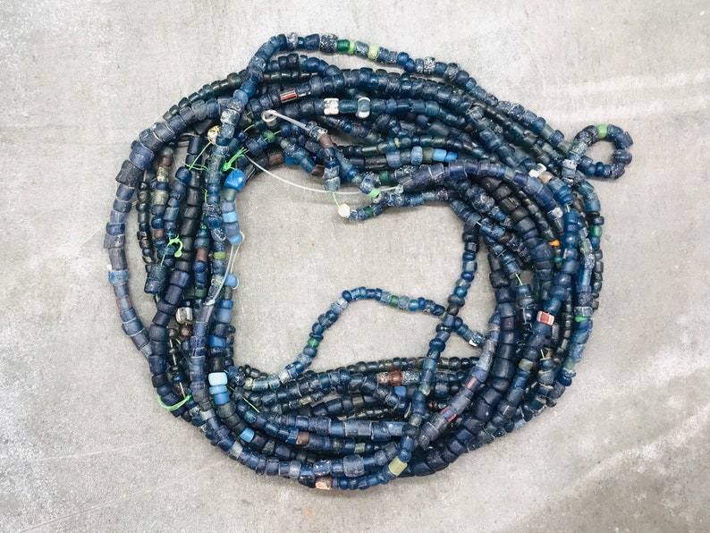 Ancient beads necklace with excavated beads, strand with ancient Nila beads, old Djenne beads, old African glass beads, old seed beads, N033 image 3