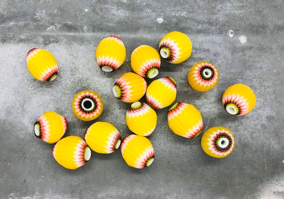 Rare old chevron bead, 6-layer chevron bead, rare Venetian chevron, old chevron bead, yellow chevron bead, trade bead Venetian, vintage bead