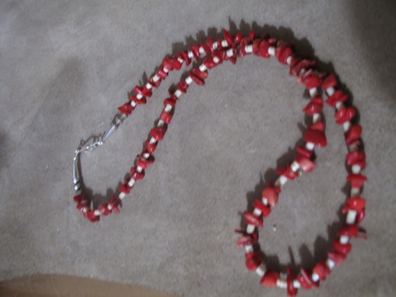 Vintage 70s Native American Natural Coral w/Santo… - image 2