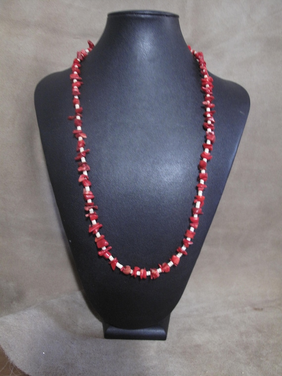 Vintage 70s Native American Natural Coral w/Santo… - image 1