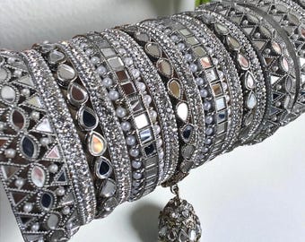 Conjunto de brazaletes Jhumki de plata con espejo: joyería nupcial india con perlas
