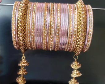Juego de brazaletes colgantes de metal rosa brillante Latkan, brazaletes indios para Karwachauth, Navratri, Eid Diwali, fiesta, festival, boda, joyería para dama de honor