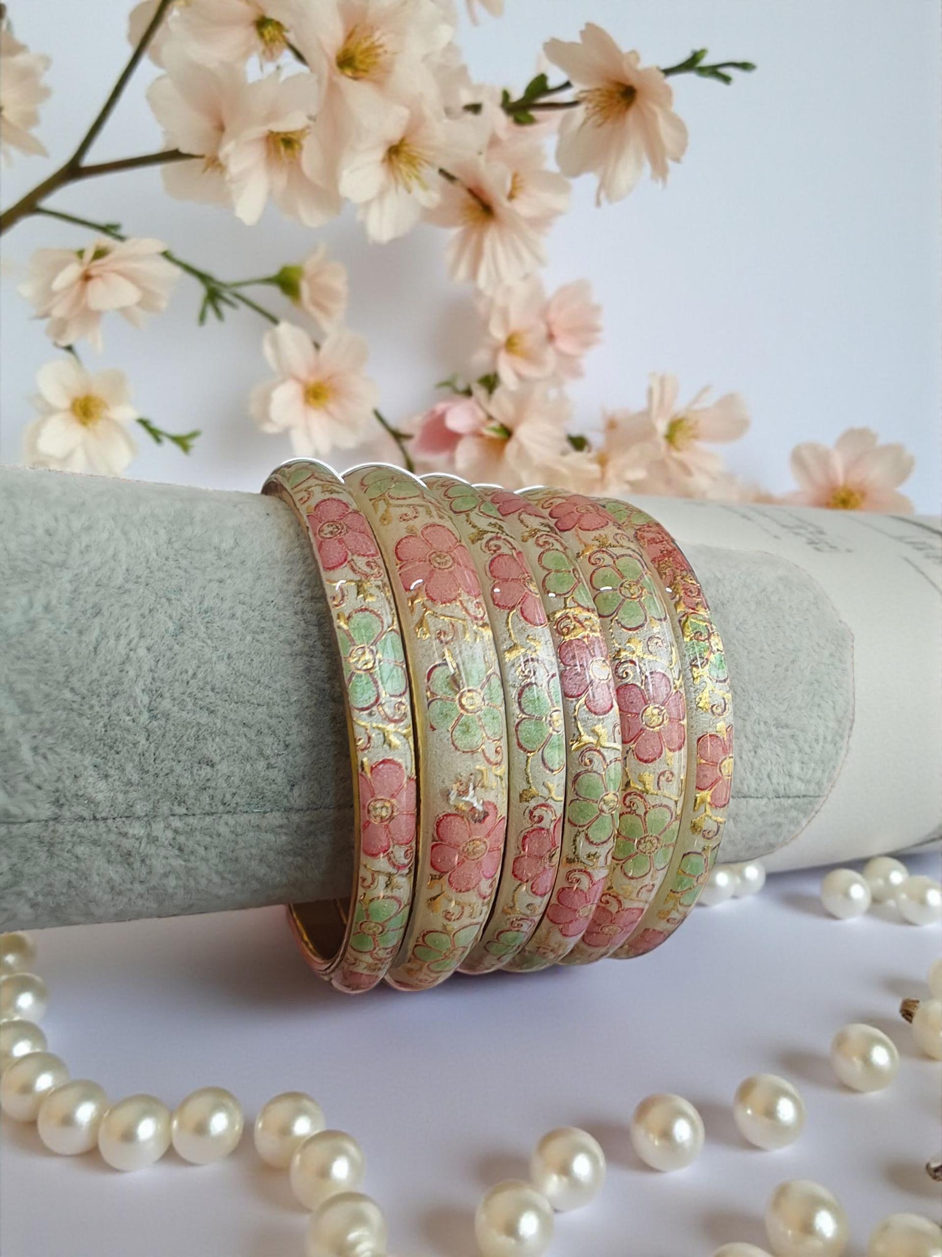 手描きの花柄エナメル真鍮バングル、インド製ブレスレット6個セット 