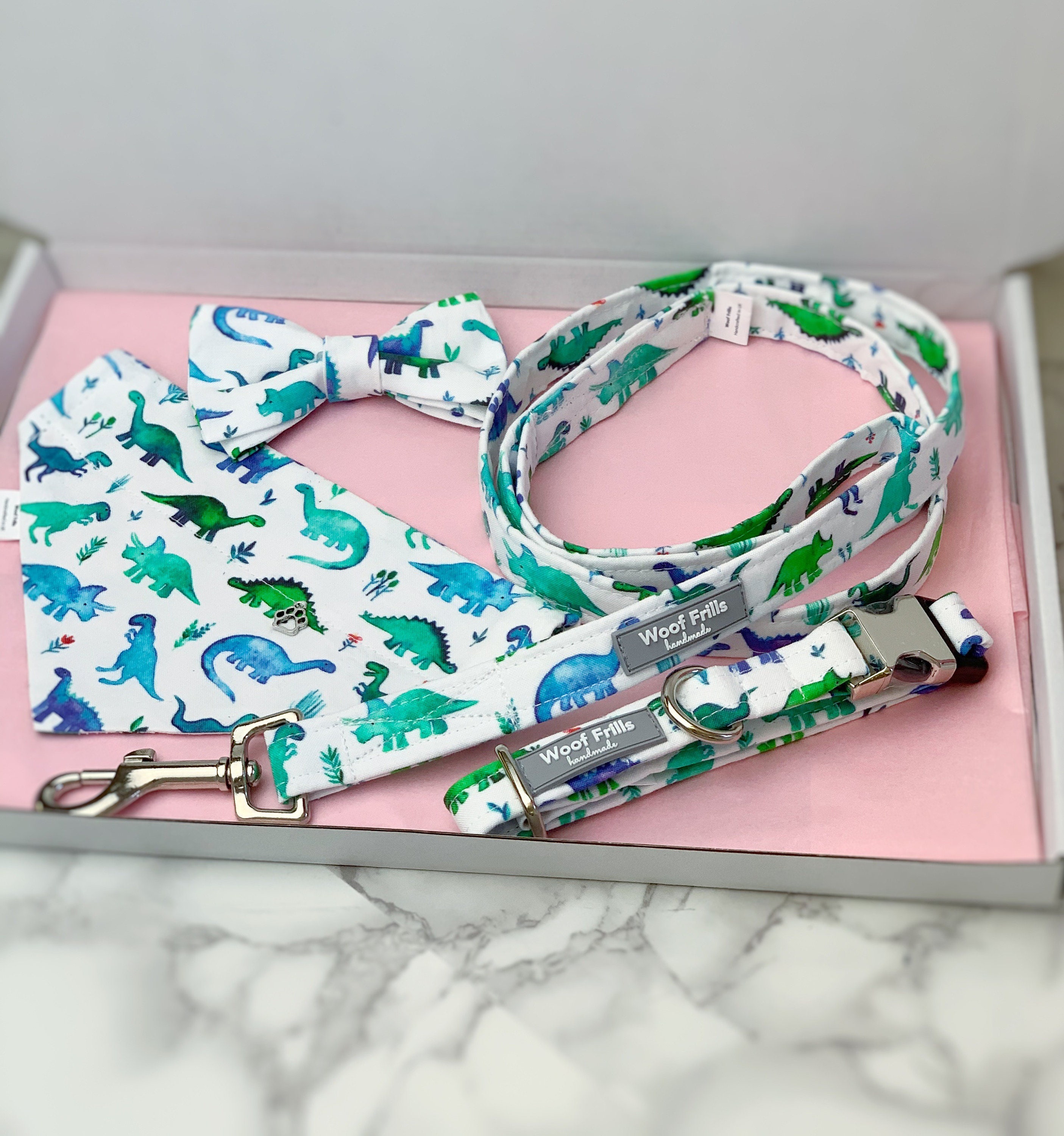 Dinosaur dog collar set with matching bow tie and bandana Etsy