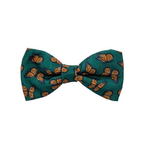 Butterflies dog bow tie , Bow tie for dogs, Cute dog bow tie, Dicky dog bow tie, Puppy bow tie, green dog bow tie