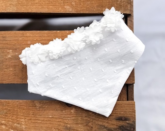 Atuendo de boda para perro de niña en color blanco roto, pañuelo de boda para perro de niña, boda para perro de niña de las flores, traje de boda para perro de niña, pañuelo de boda con flores para perro.